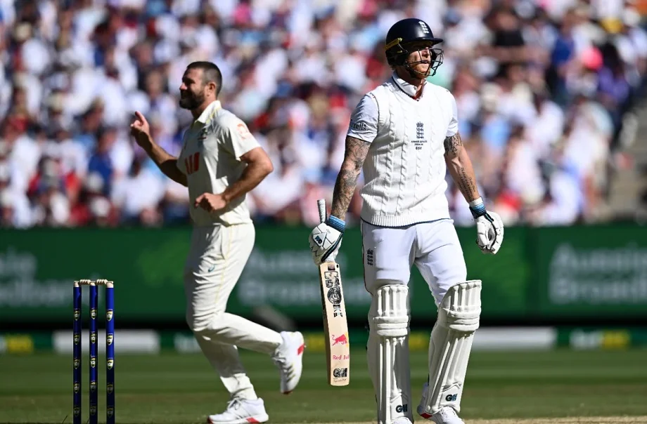 Ashes Series: मेलबर्न में विकटों का पतझड़, पहले दिन गिरे बीस विकेट, ऑस्ट्रेलिया को मिली बढ़त