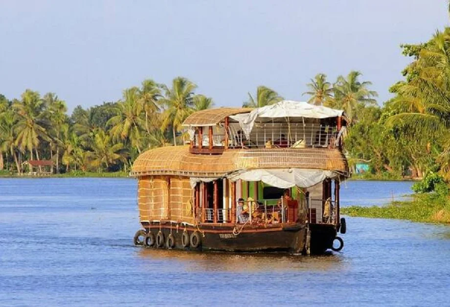 Travel Tips: अभी घूमने के लिए बहुत ही शानदार हैं देश के ये तीन पयर्टक स्थल, बना लें प्लान