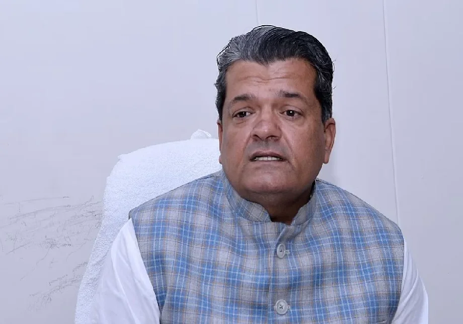 रेहान वाड्रा की सगाई को लेकर मंत्री Sumit Godara ने कसा तंज, कहा- राहुल गांधी भी शादी…