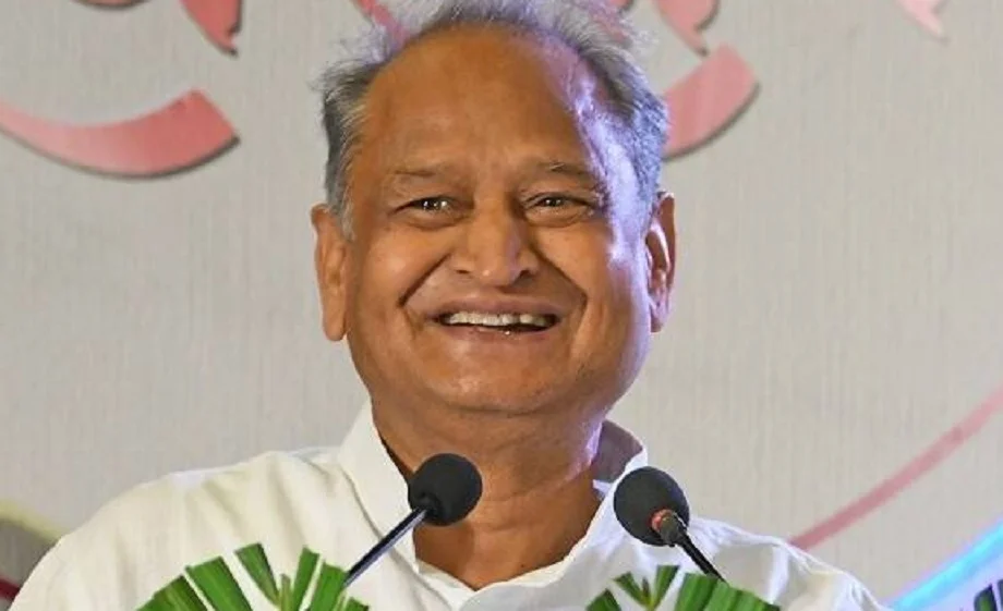 पूर्व सीएम गहलोत ने अब पचपदरा की रिफाइनरी को लेकर सरकार से कर डाली है ये मांग
