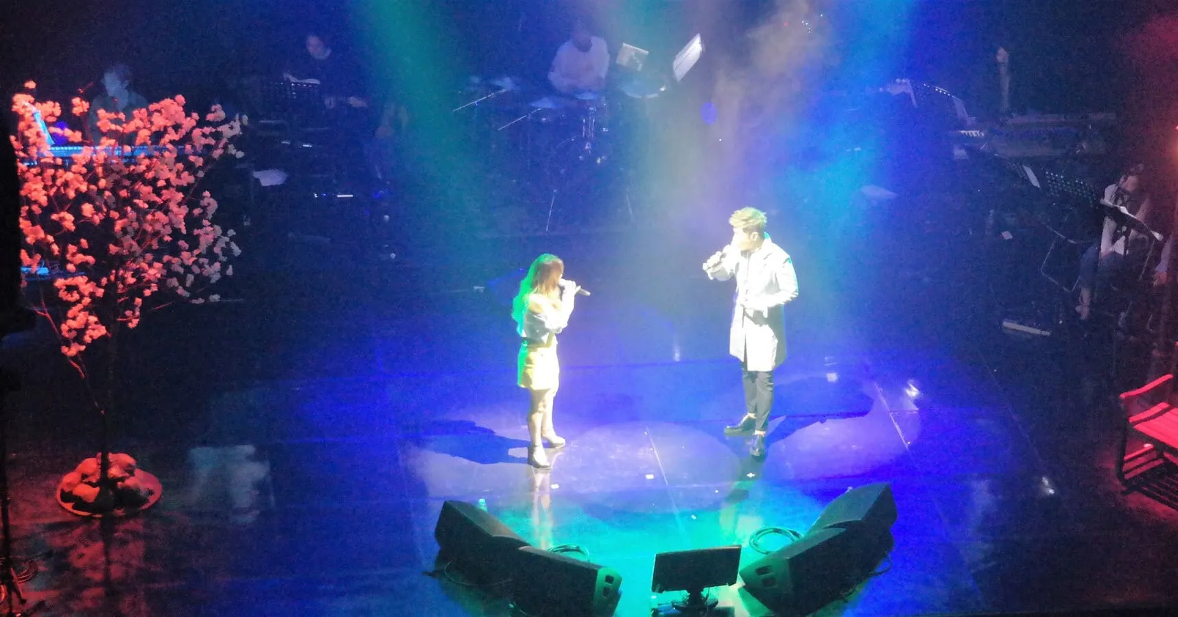 나윤권&유성은 콘서트
그와 그녀 썸타나 봄 