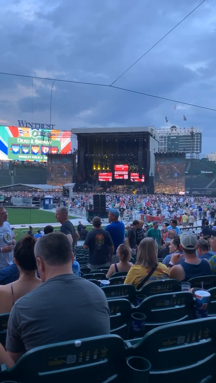 Wrigley Field, Chicago, IL - Seating Chart & Stage 