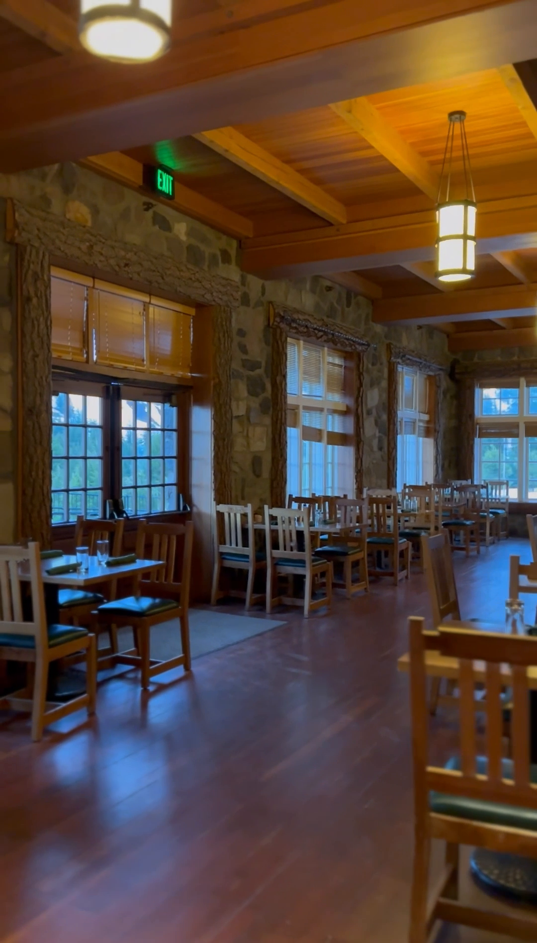 crater lake lodge dining room