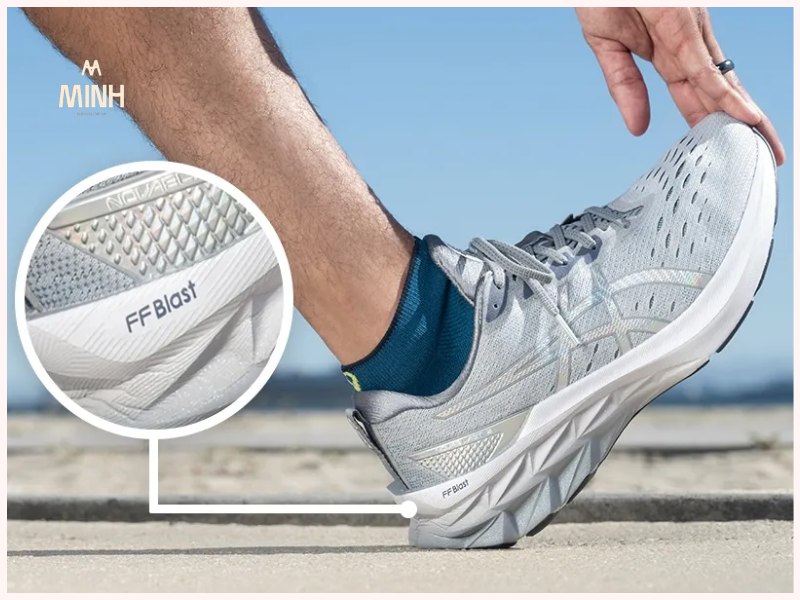Công nghệ đế giày FlyteFoam giúp giảm trọng lượng giày
