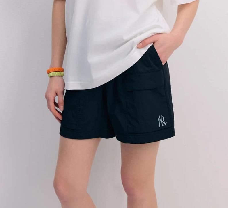 Quần Short MLB VARSITY BASIC NYLON POCKET 3/4 SHORT NEW YORK YANKEES ' BLACK' [ 3ASMV0543 50BKS ]