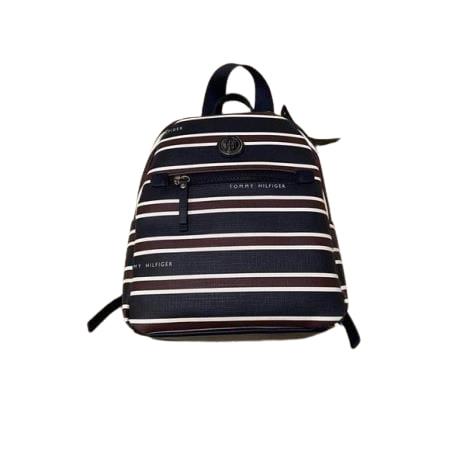 Balo Tommy Hilfiger Line Pattern Vinyl Striped Out Backpack ''Brown/Black'' [69J2054 601]