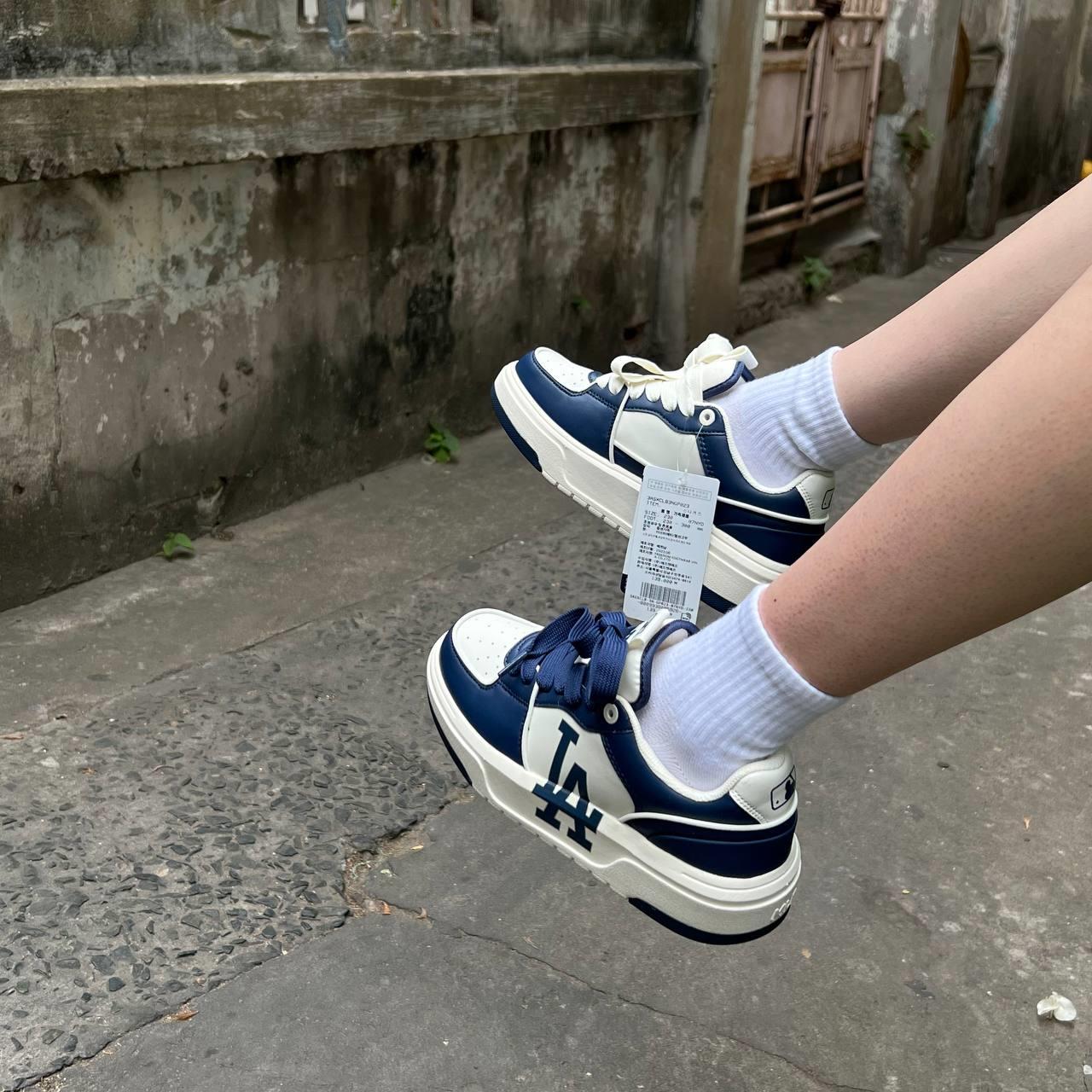 giày thể thao chính hãng, giày nike chính hãng, giày adidas chính hãng, giày newbalance chính hãng, giày converse chính hãng, giày puma chính hãng, giày vans chính hãng, giày asics chính hãng, giày everlast chính hãng, nước hoa chính hãng, ba lô, dép, dép quai ngang