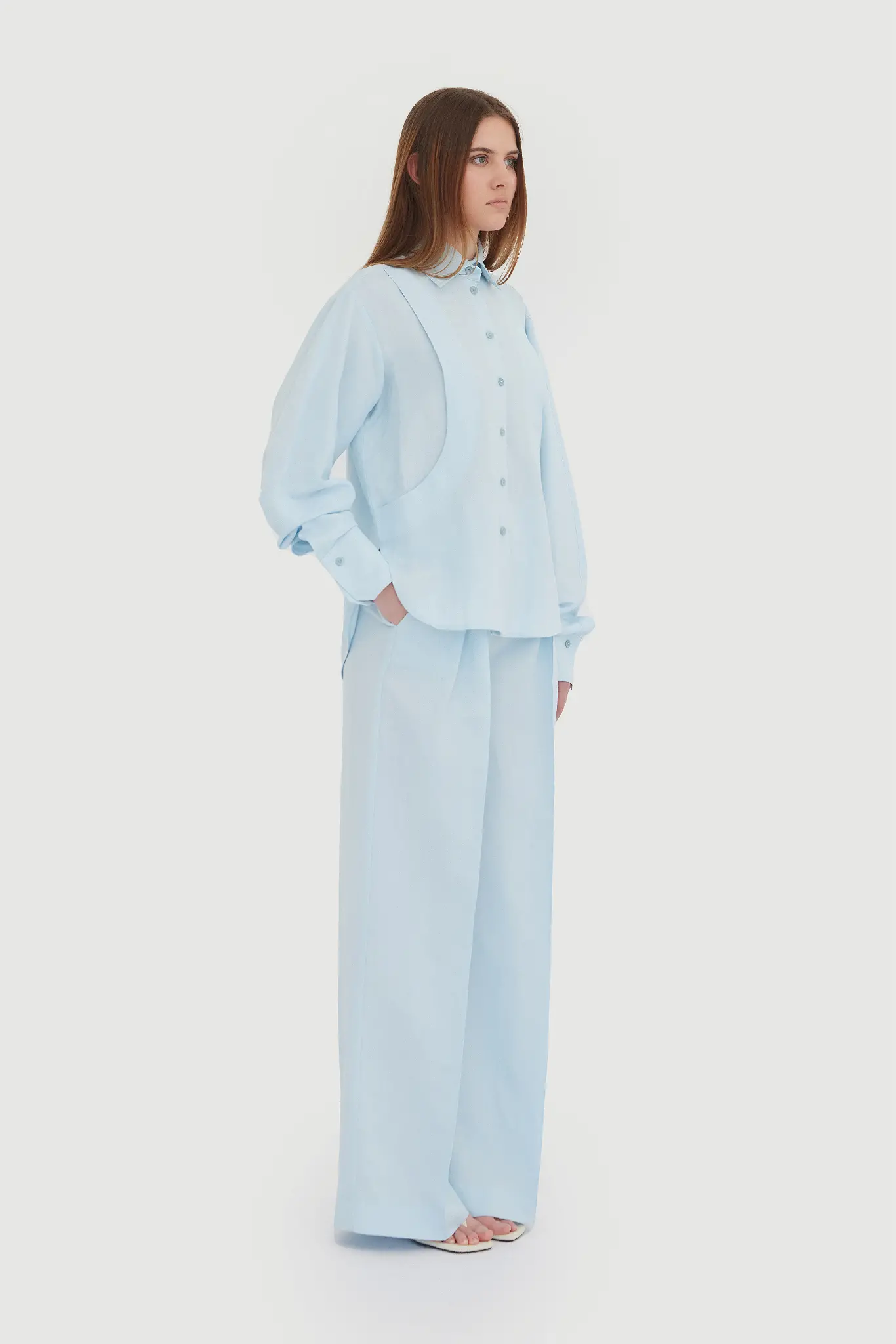 Pantaloni palazzo din in 100% – albastru pastel 1