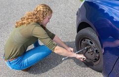 thumbnail_tyre_chnage_256c19b78e.jpg