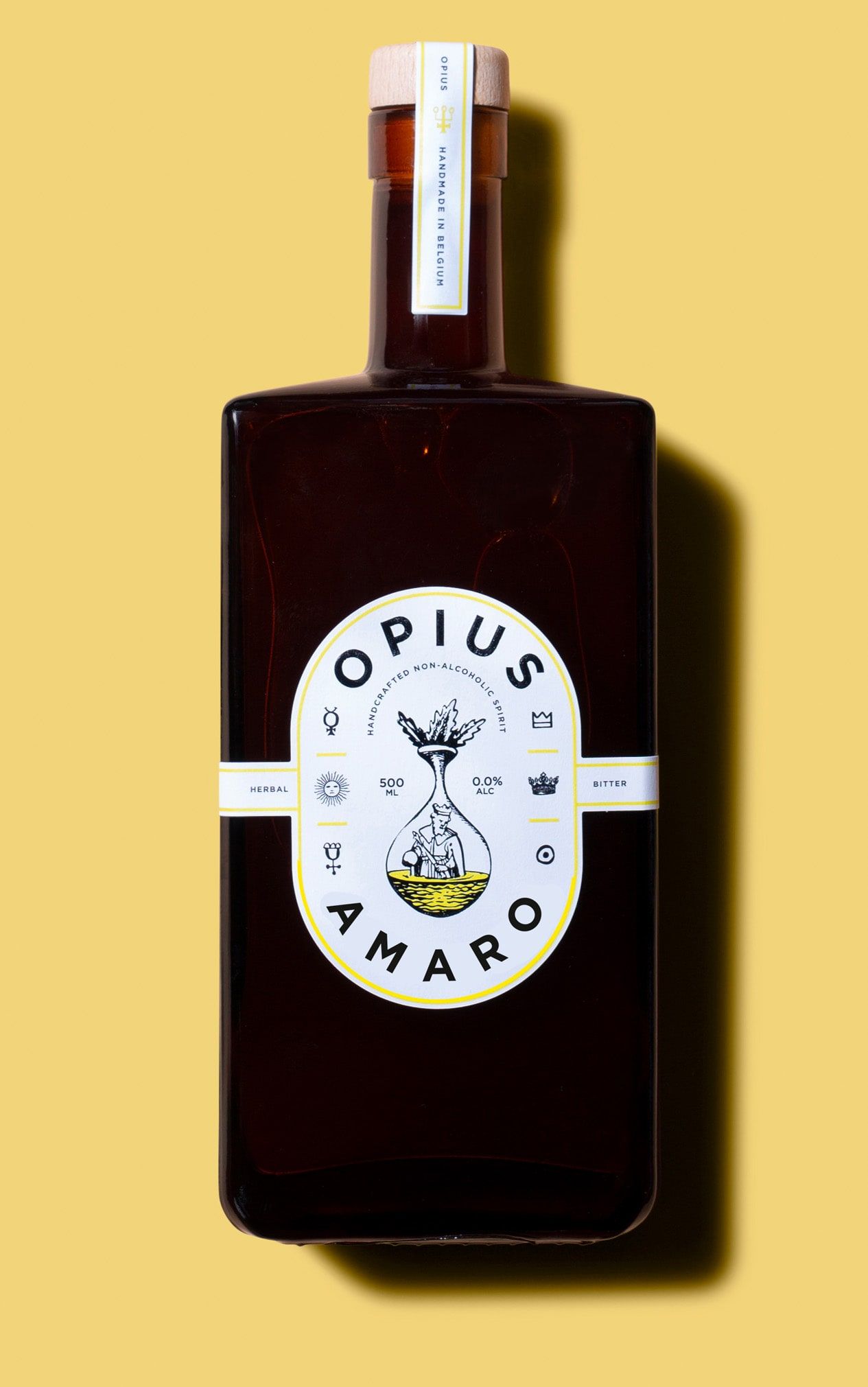 Opius packshot - Amaro