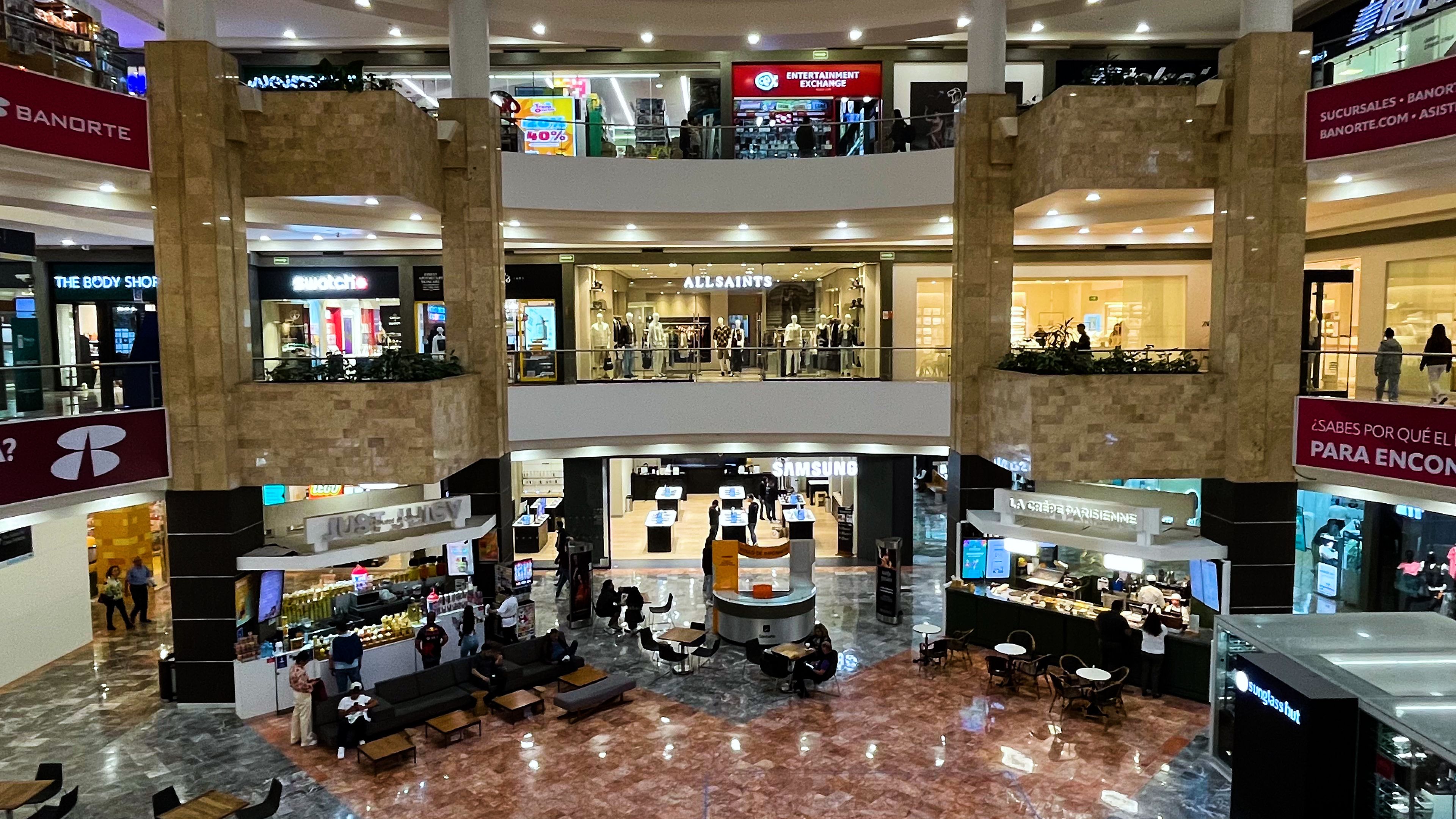 espacios publicitarios en centro comercial santa fe