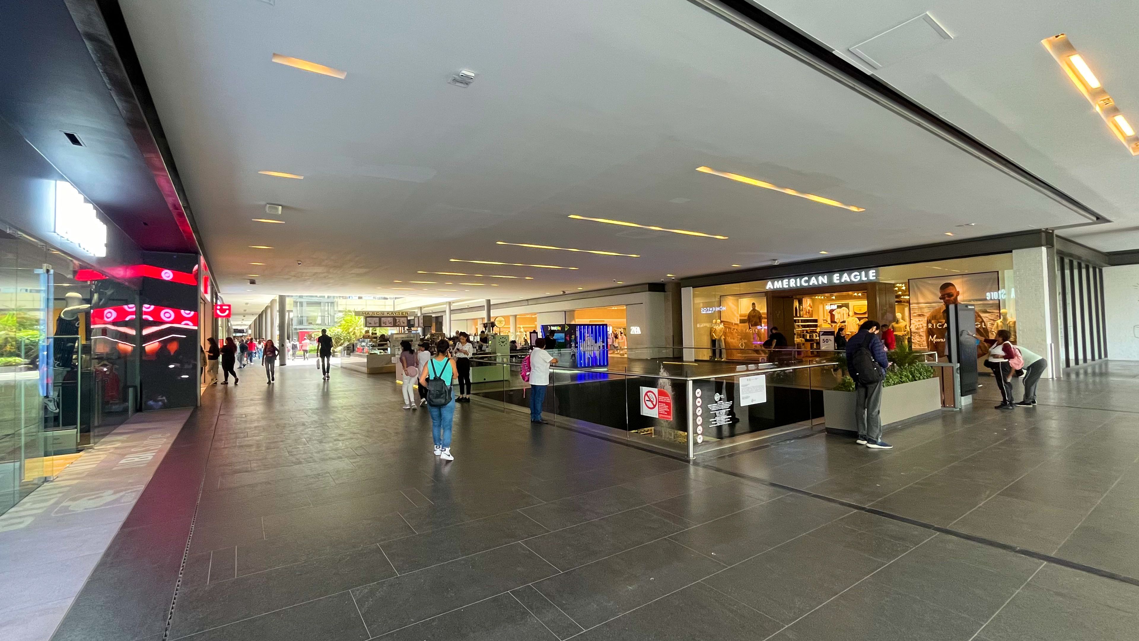 espacios publicitarios en centro comercial oasis