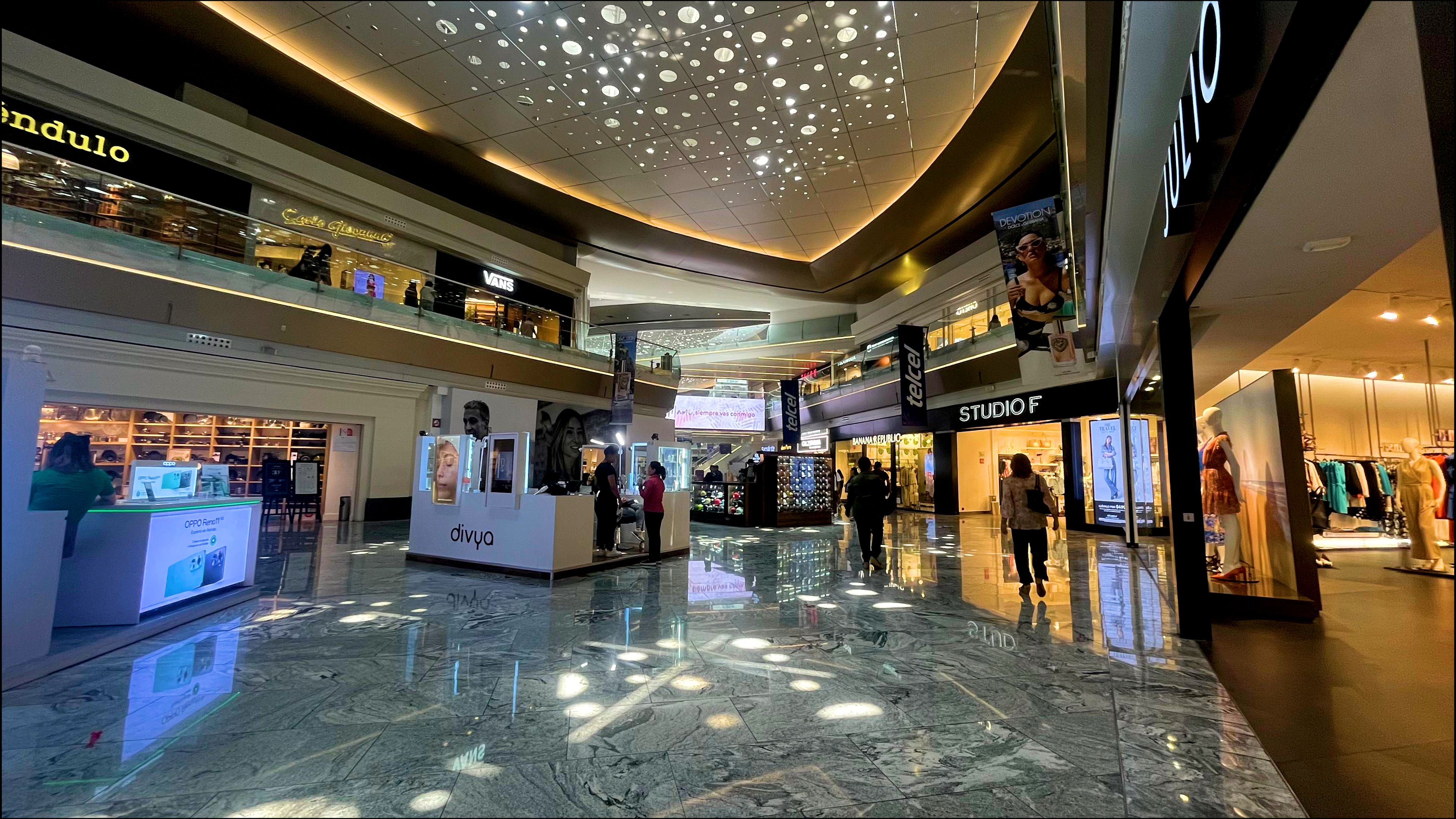 espacios publicitarios en centro comercial perisur