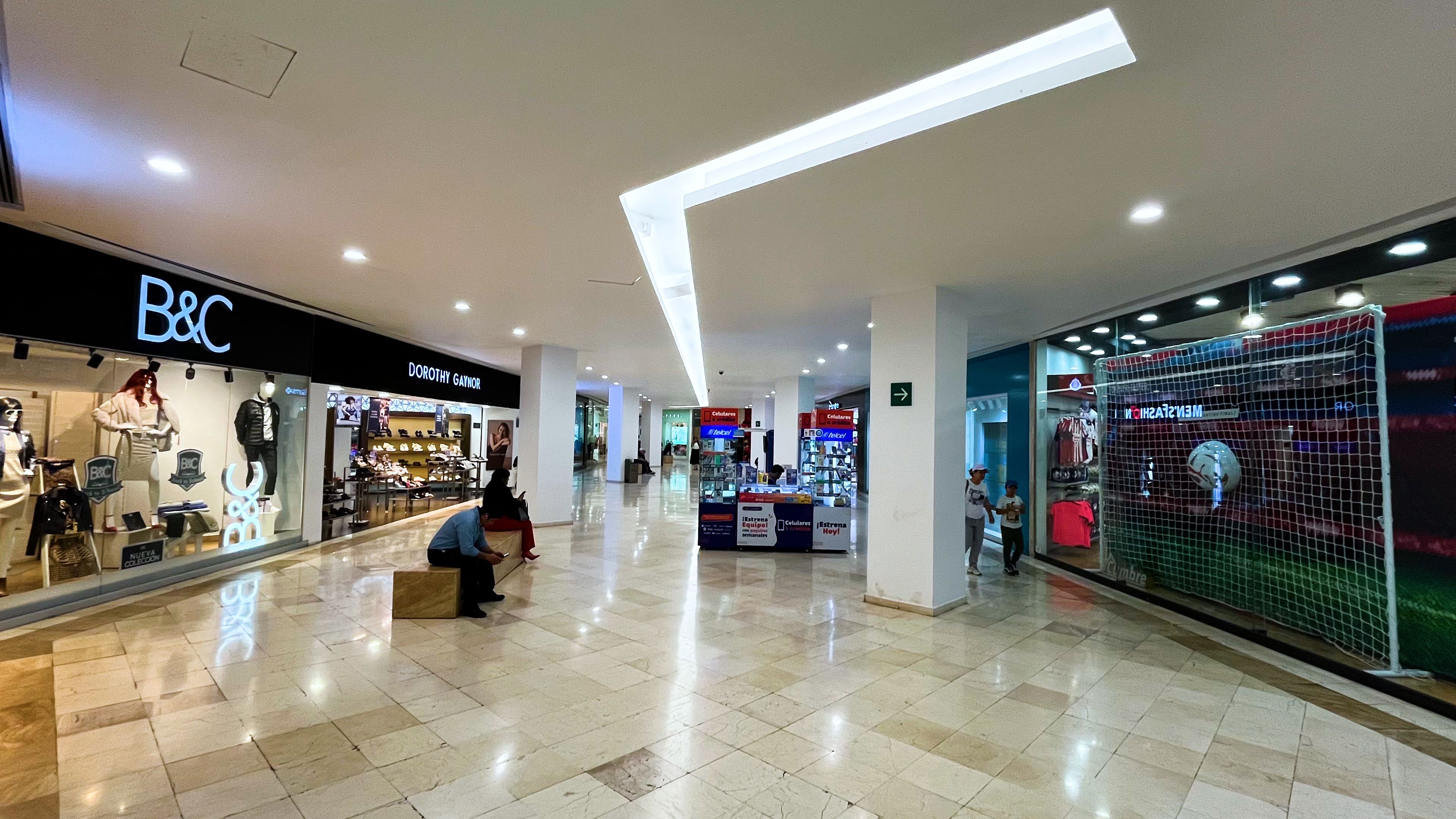 espacios publicitarios en centro comercial plaza universidad