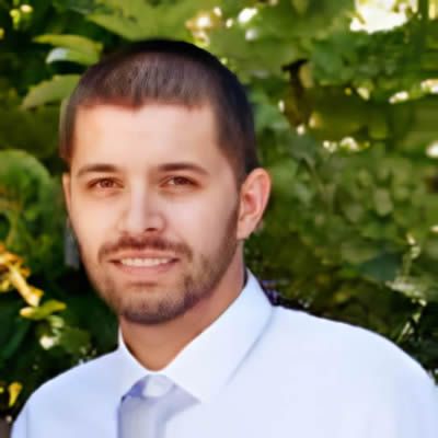 Eduardo  - Warehouse Manager