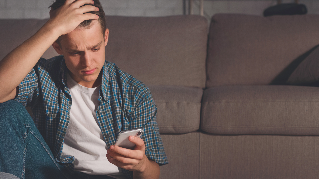 Avoiding Strnagers Avoiding Strangers & Dangerous Situations: Help Your Child Stay Safe Online