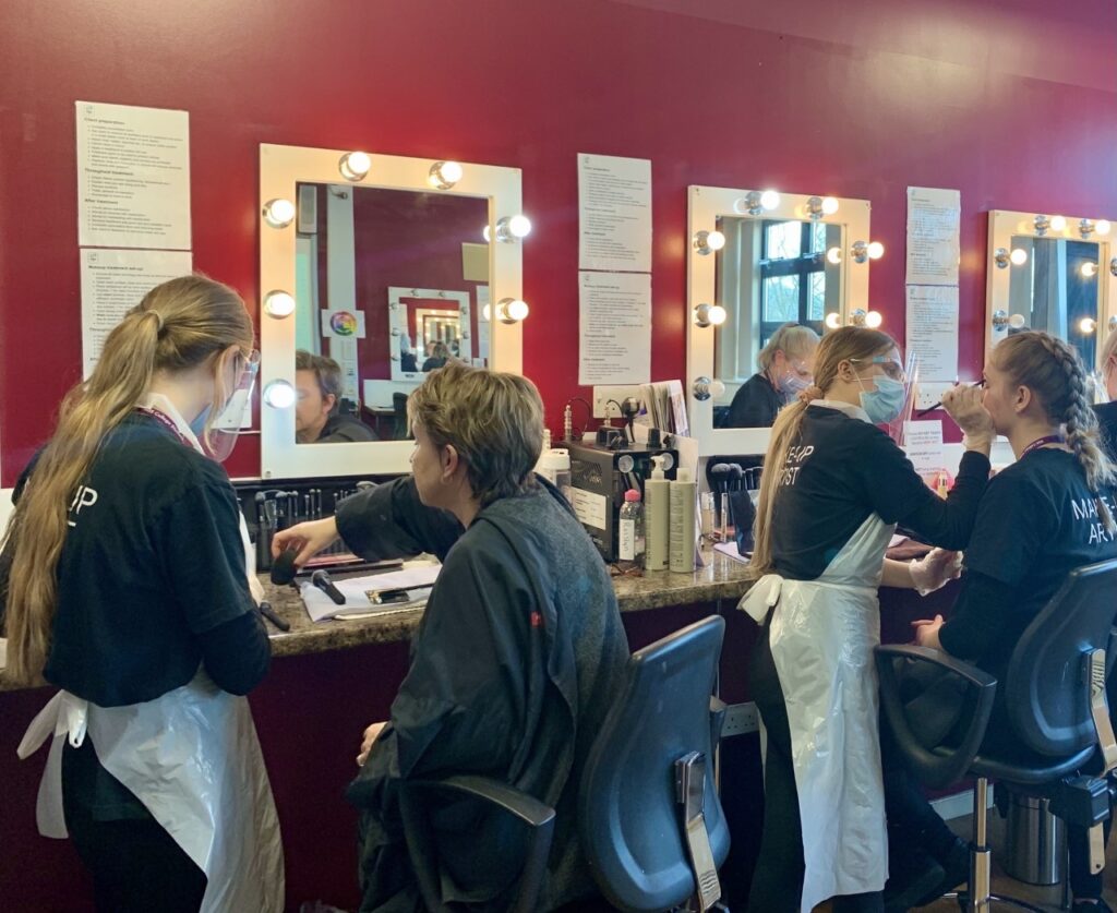 South Gloucestershire and Stroud College have welcomed two industry experts to run webinars for their students on the competitive world of make-up artistry. left to right: Tia Cole (student) Louise Tuffin (staff) Lucia Molyneux (student) and Rosslyn Rigden (student)