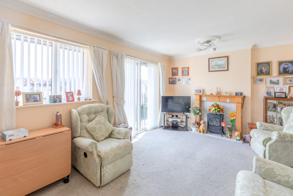 A well-presented, light, and airy two double bedroom top floor apartment situated within the sought-after 'Orchard Court' retirement development exclusively for the over 60s, writes Clive Brown. 32A0540 HDR | Sawyers Estate Agents - Property of the week - Orchard Court, Stonehouse £159,950