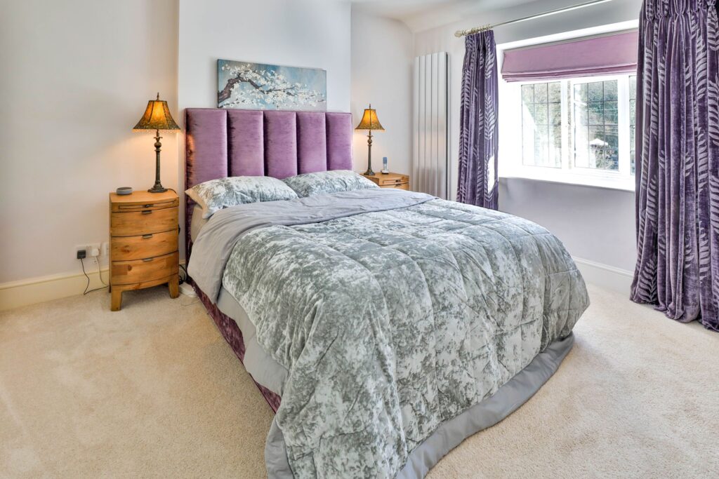 Fine & Country are delighted to showcase an impressive 18th century Cotswold stone detached residence set in a beautiful, elevated position, writes Clive Brown. image009 | Fine & Country: Property of the week - video and pictures
