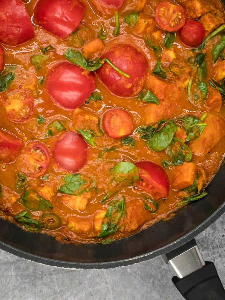 If you're looking for authentic Indian food recipes, it doesn't get much better than this delicious vegetable bhuna curry. Vegetable bhuna 6 | Mandy Applegate's vegan recipe for vegetable bhuna curry