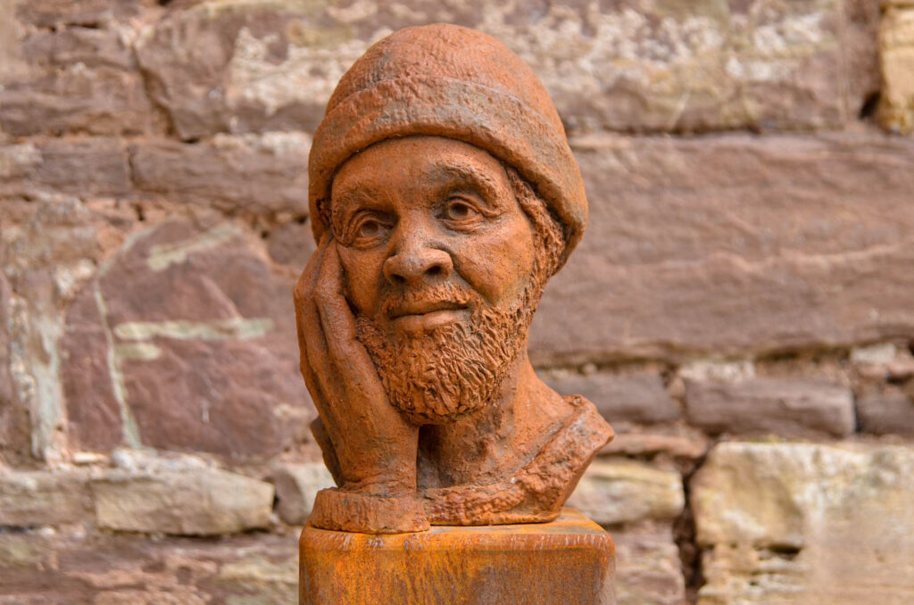 Creating Spaces II is the first exhibition at Berkeley Castle by the Cotswolds Sculptors Association. The exhibition contains 105 different sculptures in total which were installed over three days. Sculpture 18 | Sculptures adorn historic castle grounds