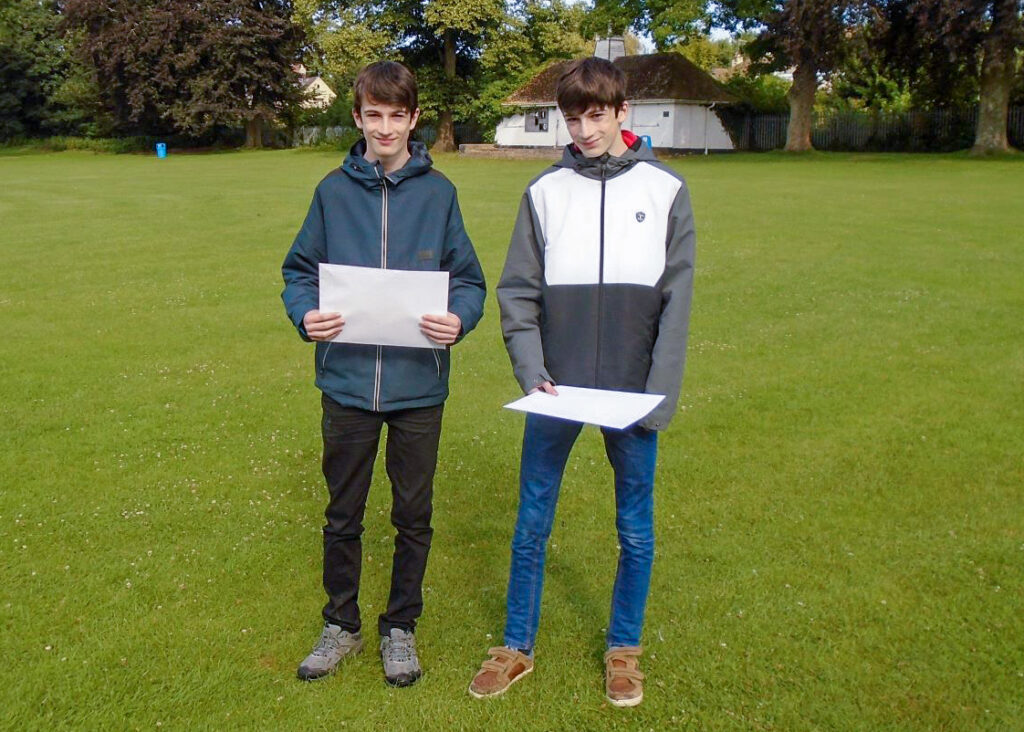 2 left to right twins Felix and Elliot Gregory | GCSE Results Day 2021: Marling School
