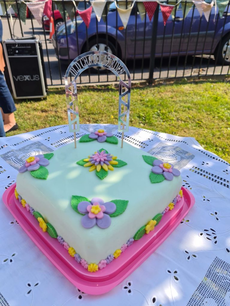 2545f1eb 950d 48f6 8ca3 71c7f2d0d1ce | Sun shines on the official opening of Old Chapel Garden in Stonehouse