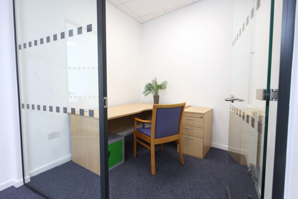 After a lengthy delay of nearly two years due to the global pandemic, The Growth Hub, Stroud is delighted to finally celebrate its official opening today. TWM GFirstLep 270921 1302 | The Growth Hub, Stroud holds its official opening