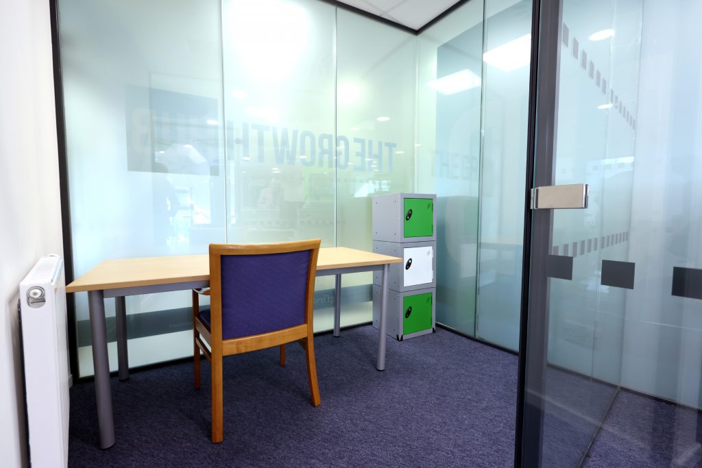 After a lengthy delay of nearly two years due to the global pandemic, The Growth Hub, Stroud is delighted to finally celebrate its official opening today. TWM GFirstLep 270921 1313 | The Growth Hub, Stroud holds its official opening