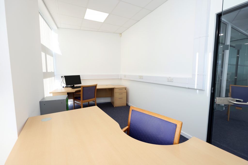 After a lengthy delay of nearly two years due to the global pandemic, The Growth Hub, Stroud is delighted to finally celebrate its official opening today. TWM GFirstLep 270921 1350 | The Growth Hub, Stroud holds its official opening