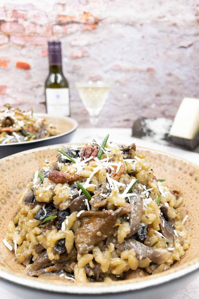 If you love risottos, then you're going to love our deliciously creamy, nutty mushroom risotto that's bursting full of flavour! Great for a filling meal on a cold evening. mushroom risotto 22 | Splash of Taste: mushroom risotto