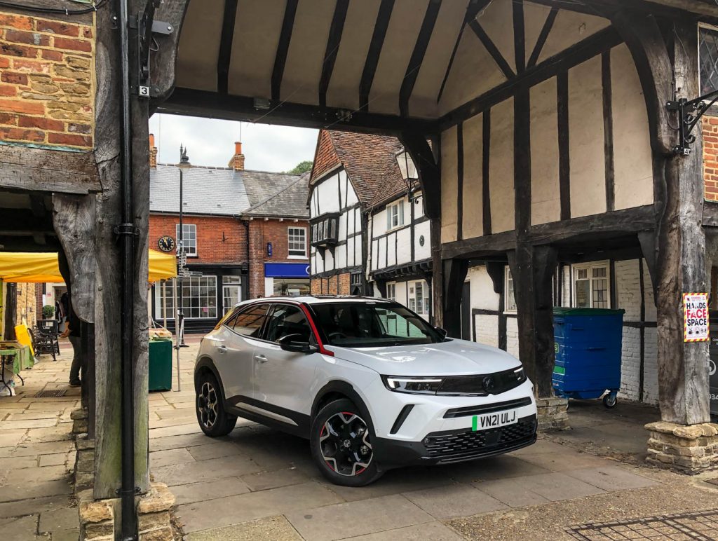 On a dank night in 1881, an unlikely English town led the world by throwing the switch on electric lighting for its streets and homes. Simon Hacker set the sat nav on Vauxhall's electric Mokka to discover why. Mokka Godalming 3 | Travel: the dark story of a town’s lightbulb moment