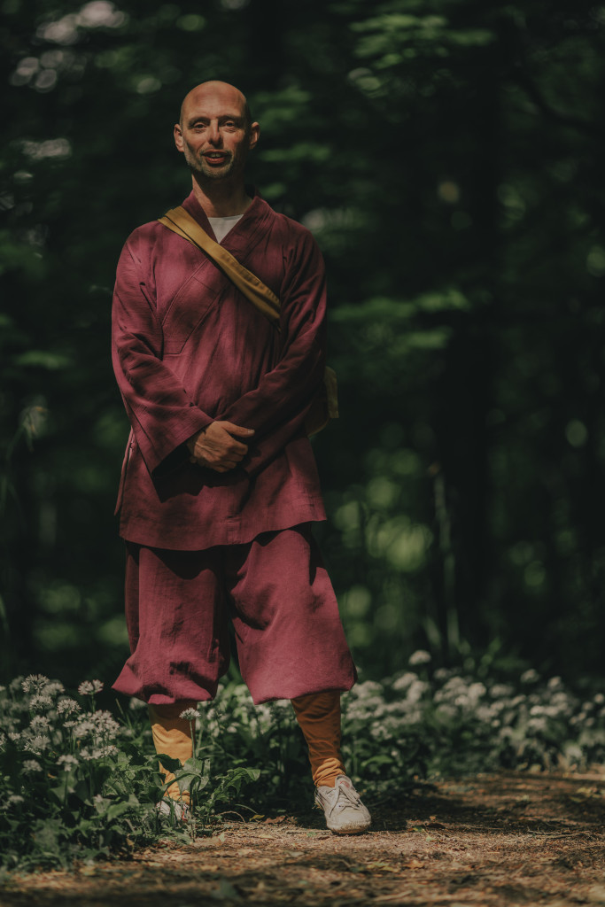 Stroud Times sat down with Joe Dymond. Born in 1973, Joe is a teacher of Taiji, Kung Fu and Qigong as Head Coach of Zuanshi. arch9 1I0A8298 | Stroud and Proud: Joe Dymond