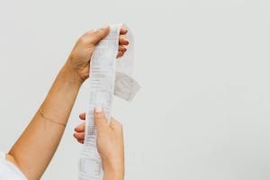 Chiedere la concessione di buoni spesa a favore di persone e/o famiglie in condizioni di disagio economico e sociale