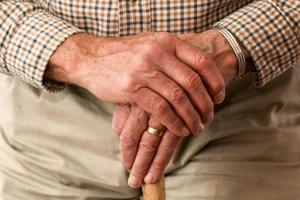 Accedere all'assistenza in favore di persone affette da patologia di Alzheimer