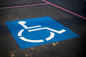 Chiedere l'accesso ad una zona a traffico limitato per veicoli a servizio dei disabili