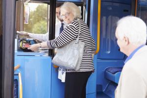 Chiedere la tessera per agevolazioni di viaggio su mezzi di trasporto pubblico locale