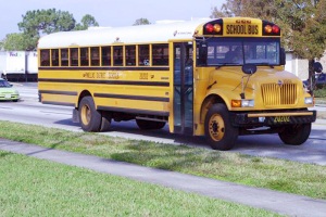 Andare a scuola con il trasporto scolastico