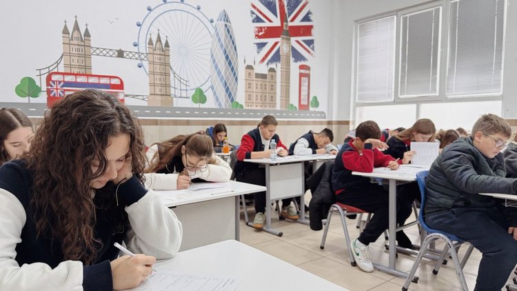 Język angielski w szkole średniej – jak skutecznie się uczyć?