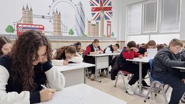Język angielski w szkole średniej – jak skutecznie się uczyć?