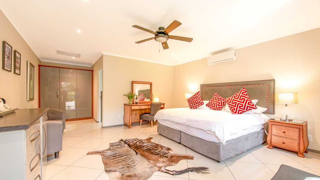 The Coach House logo