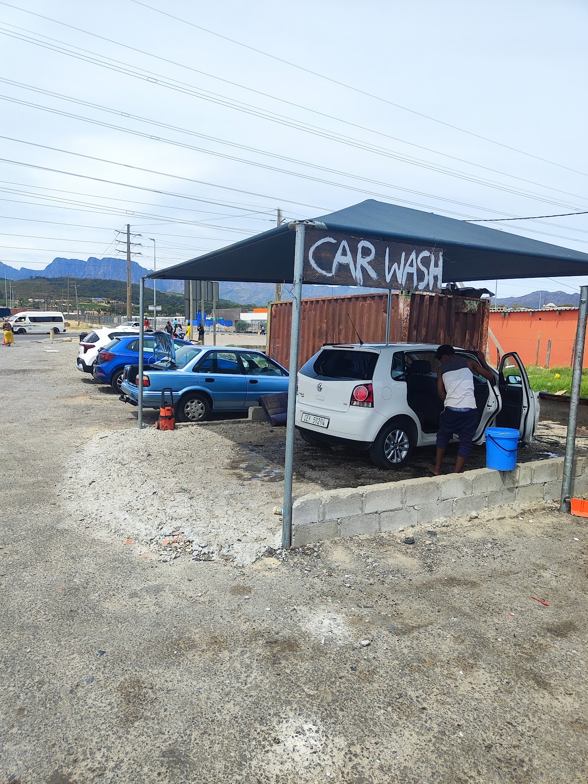 UrbanEdge Car Wash logo