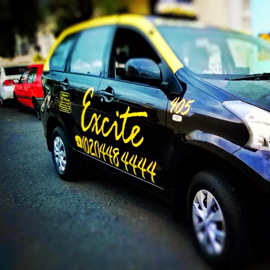 Excite Taxis logo