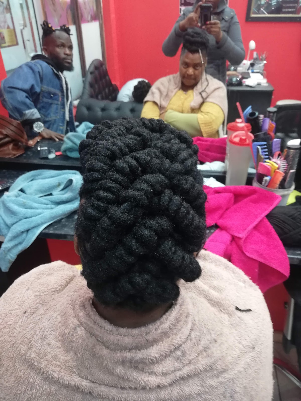 The Dreadlock Parlour logo