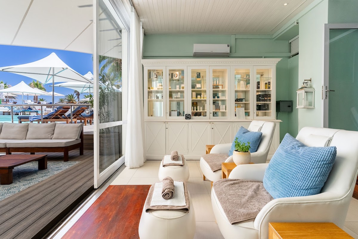 Mint Wellness The Bay Hotel Logo