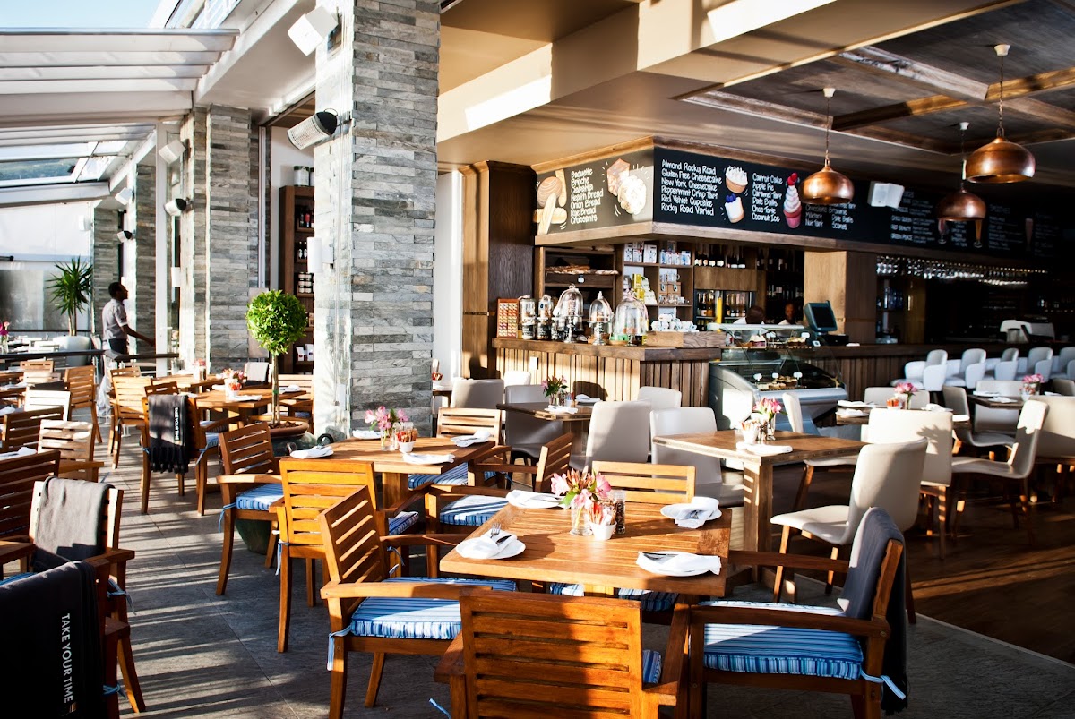 la Belle Camps Bay by Kove Collection Logo