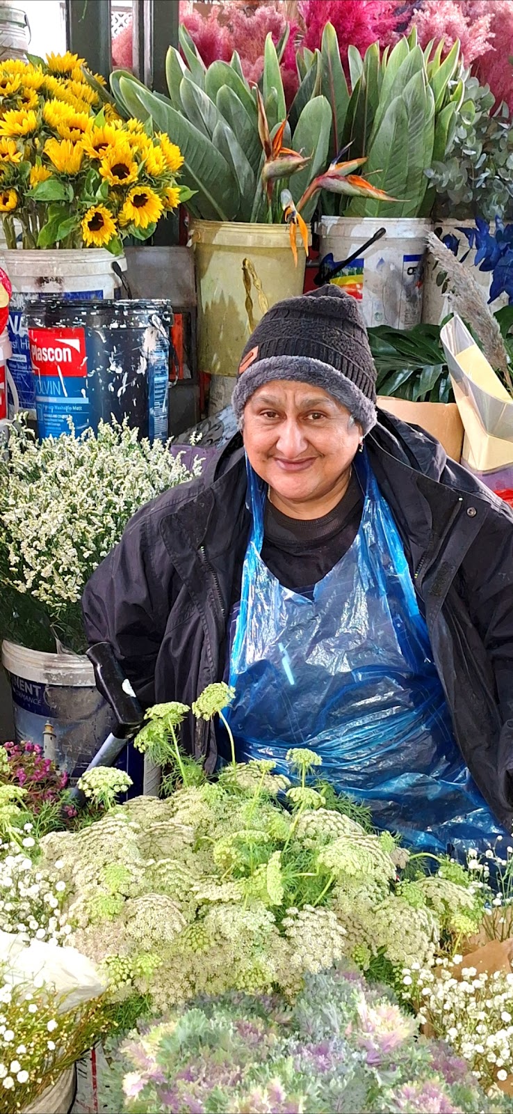 Glendas Flowers logo