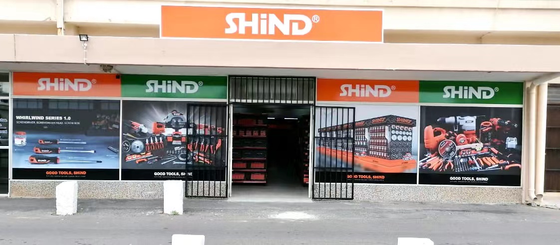 Master Solution Hardware -Strand logo