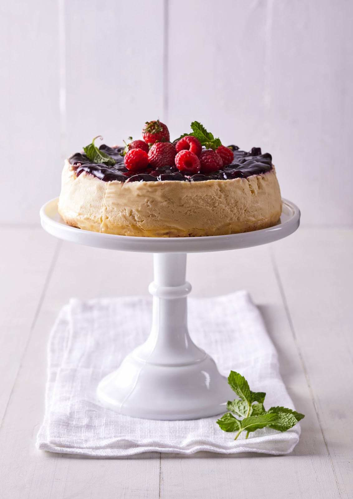 Leo Foods and Beverages - Fine Italian Confectionary Logo