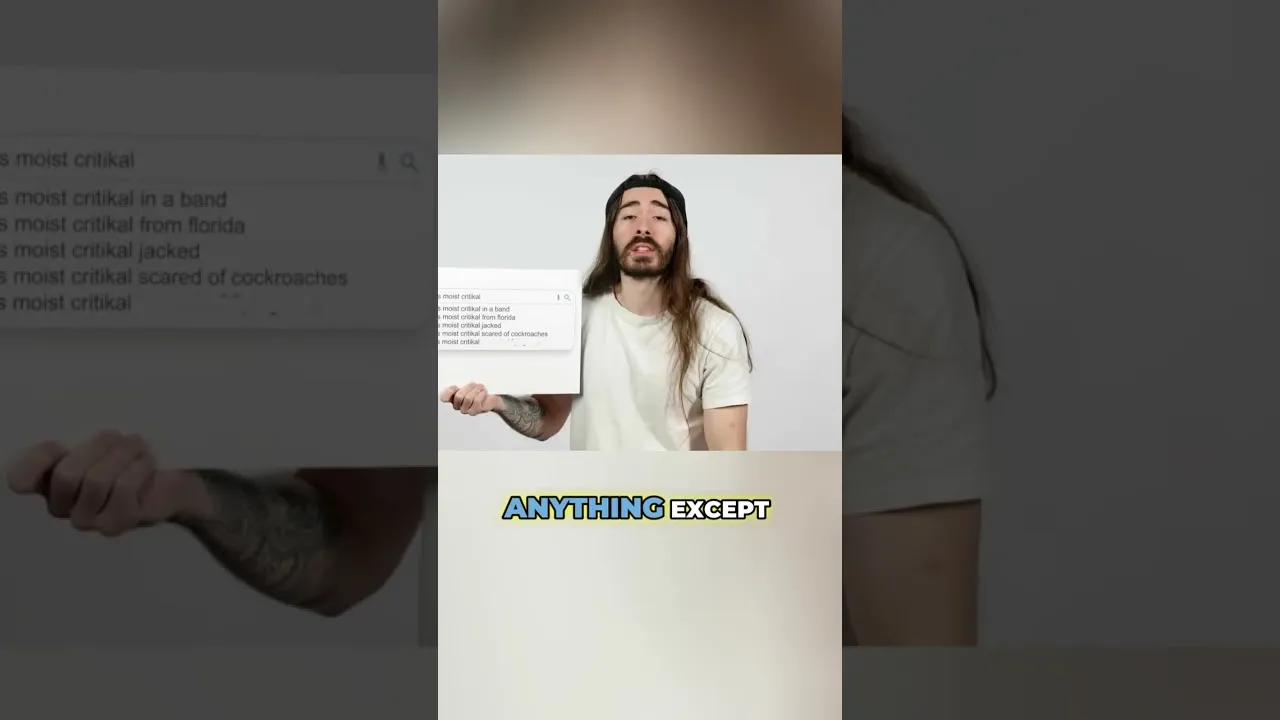 penguinz0 (MoistCr1TiKaL) - Is MoistCr1TiKaL scared of cockroaches? #moistcr1tikal   #funnymoments   #penguinz0   #shorts